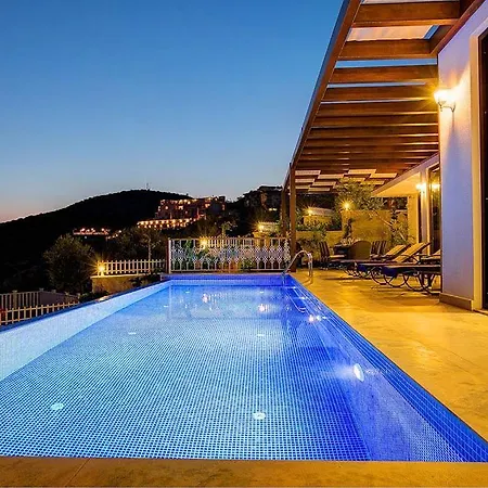 Sleeps 8 T693934 קלקן